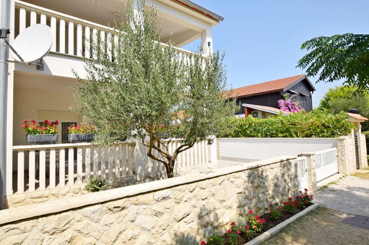 Apartment Diva Nin Exterior photo